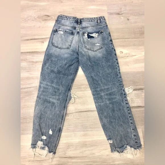 Vervet Casual Distressed Jeans - Picture 6 of 6